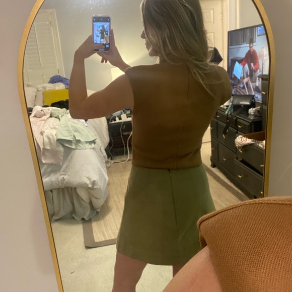 Top - Picture 3 of 4